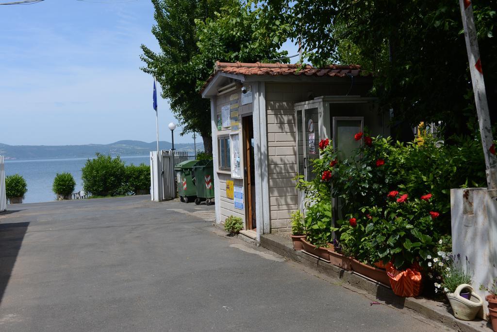 Camping Vigna Di Valle Hotel Anguillara Sabazia Exterior photo