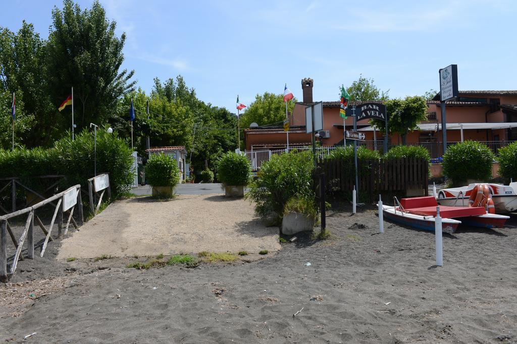 Camping Vigna Di Valle Hotel Anguillara Sabazia Exterior photo